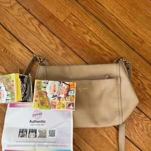 Kate Spade bag or low value clothing Follow IG: AuthenticArchiveAuctions